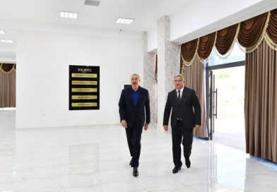 İlham Əliyev Ağsuda Dövlət Rəmzləri Muzeyinin açılışında iştirak edib