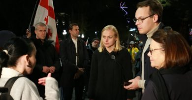 Tbilisidə aksiyaya qoşulan Finlandiya XİN rəhbəri cərimələnib Tbilisidə aksiyaya qoşulan Finlandiya XİN rəhbəri cərimələnib